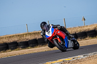 anglesey-no-limits-trackday;anglesey-photographs;anglesey-trackday-photographs;enduro-digital-images;event-digital-images;eventdigitalimages;no-limits-trackdays;peter-wileman-photography;racing-digital-images;trac-mon;trackday-digital-images;trackday-photos;ty-croes